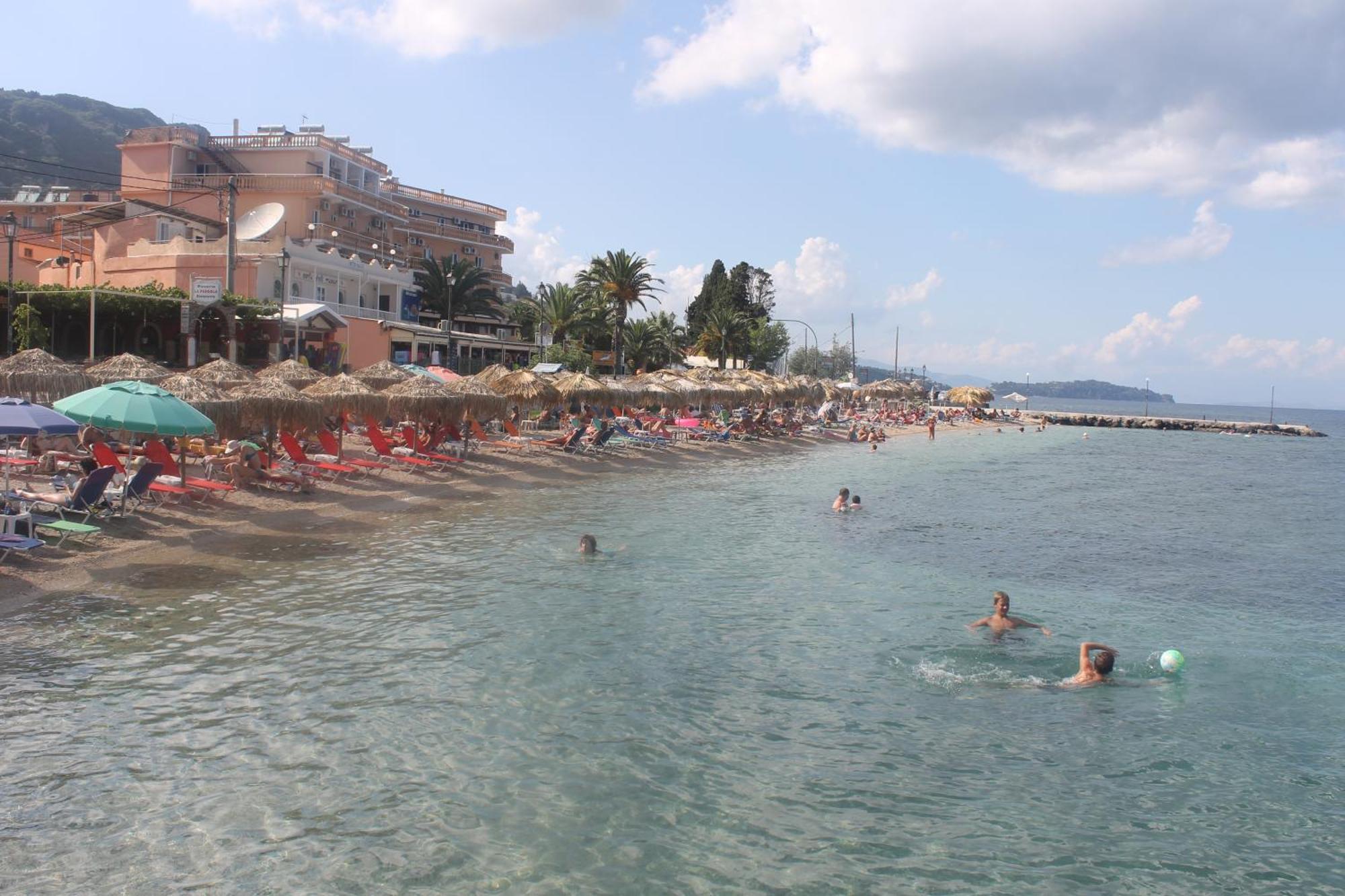 Panos Apartments Benitses  Buitenkant foto