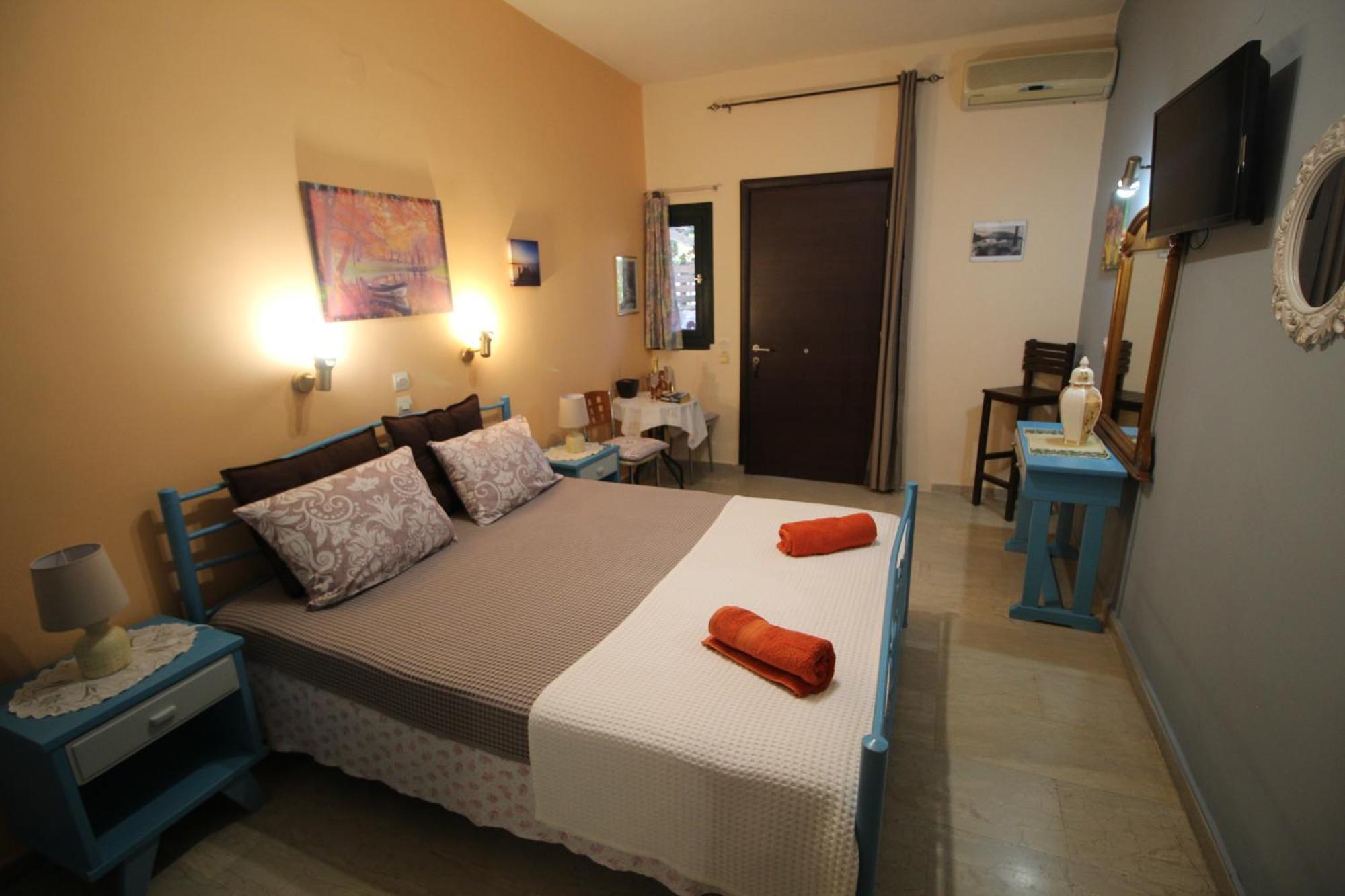 Panos Apartments Benitses  Buitenkant foto