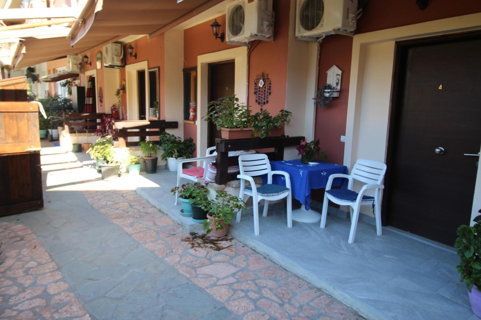 Panos Apartments Benitses  Buitenkant foto