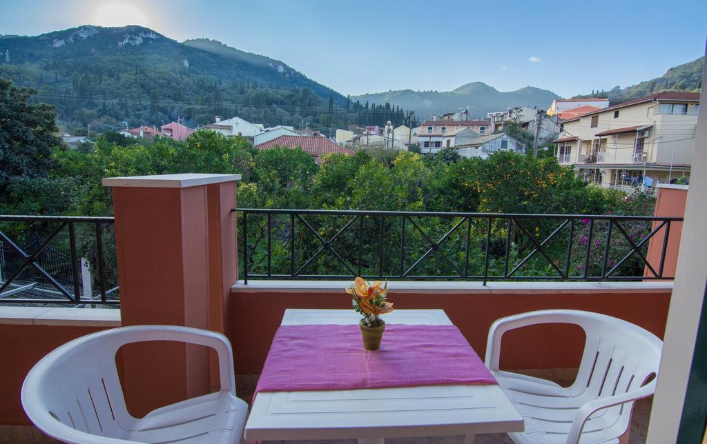Panos Apartments Benitses  Buitenkant foto